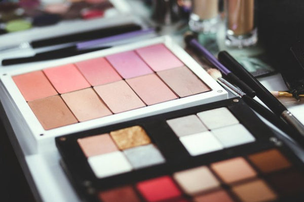 how to get makeup out of carpet