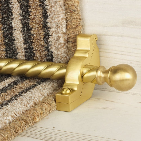 Country Satin Brass Finish Balladeer Spiral Tringles D'Escalier
