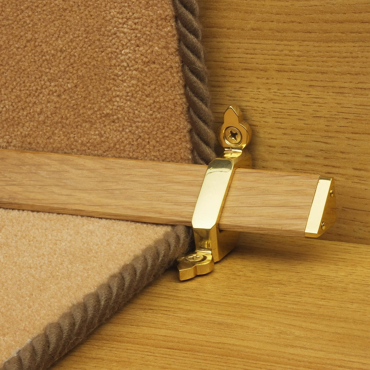 Tudor Brass Light Wood Stair Rod