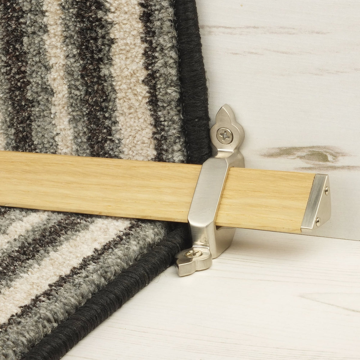 Tudor Satin Nickel Light Wood Stair Rod