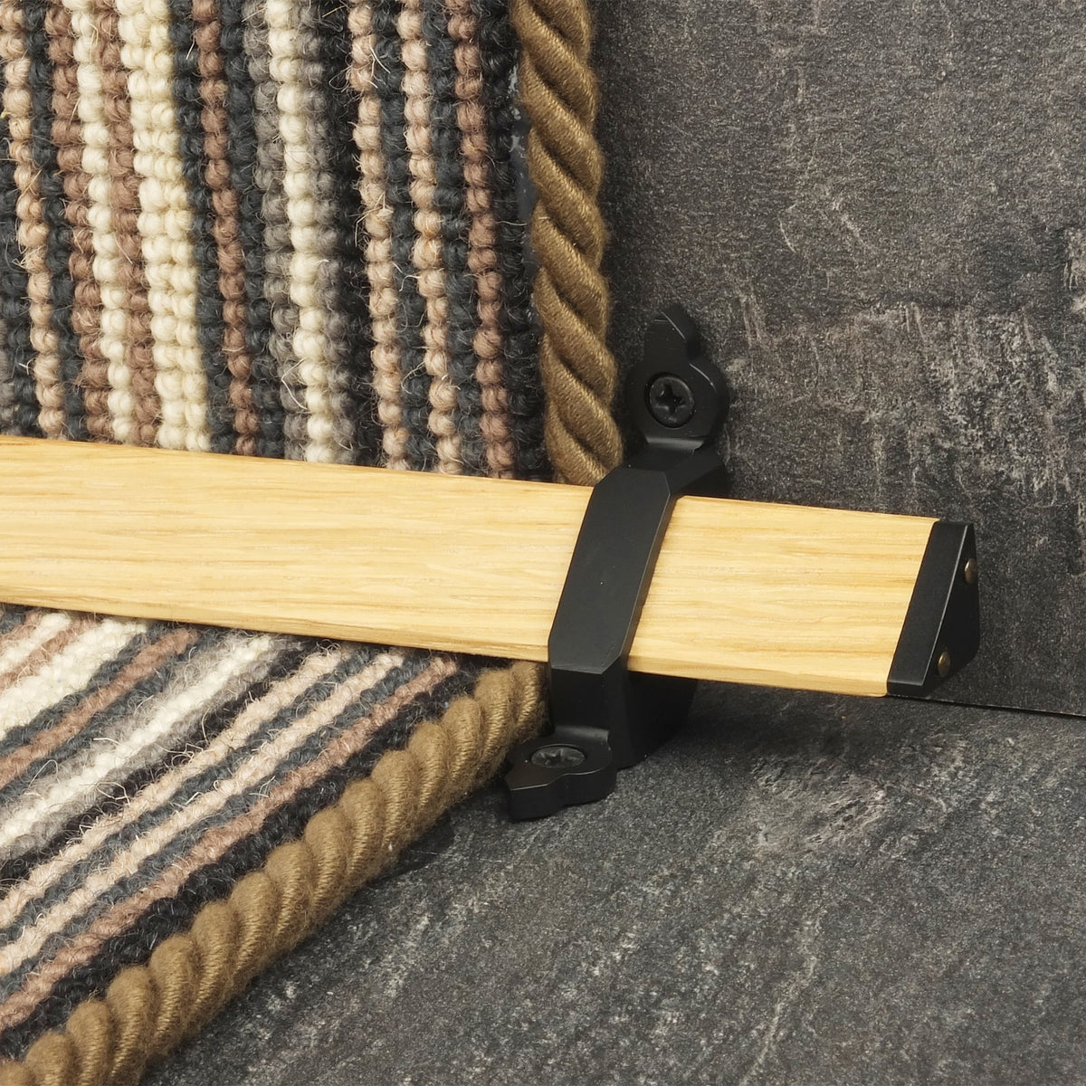 Tudor Black Light Wood Stair Rod
