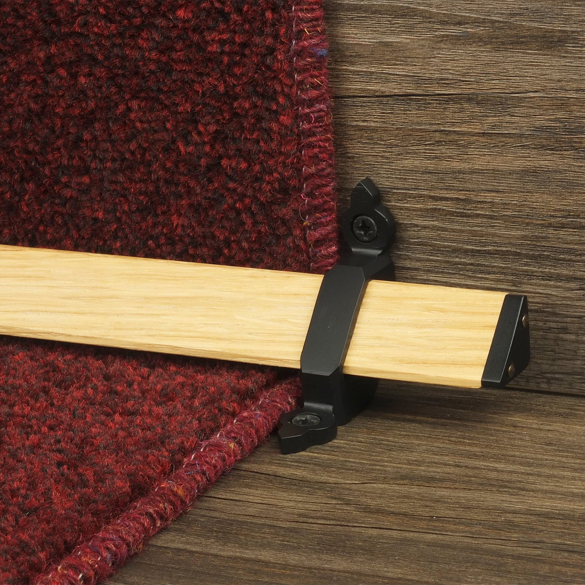 Tudor Black Light Wood Stair Rod