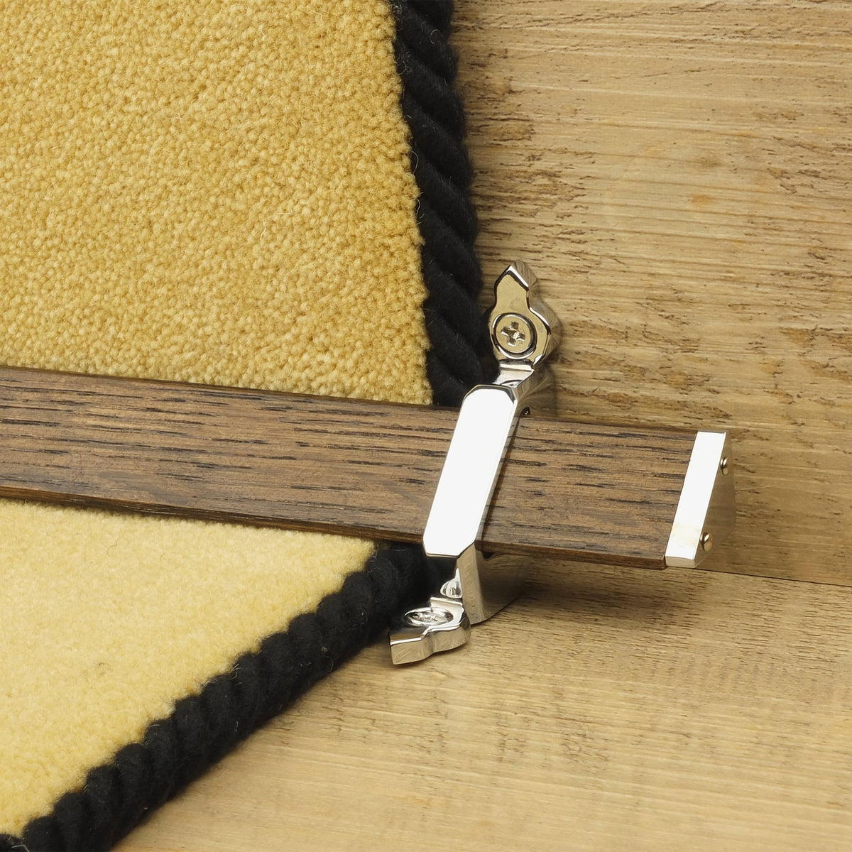 Tudor Chrome Dark Wood Stair Rod
