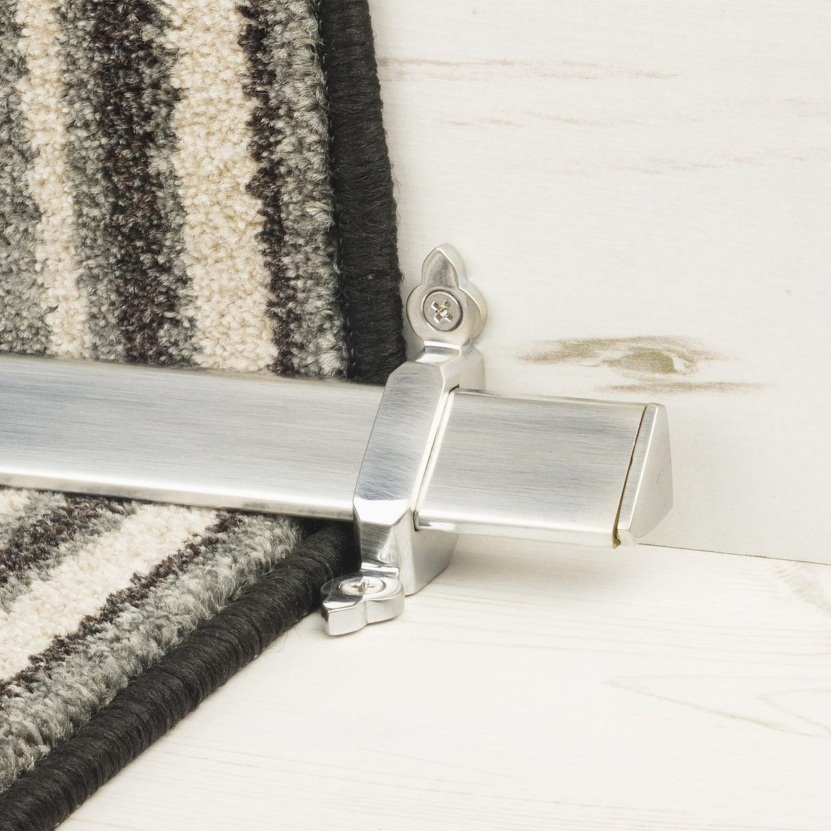 Royal Brushed Chrome Vue Stair Rod