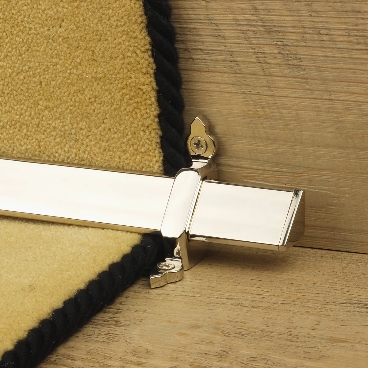 Royal Polished Nickel Vue Stair Rod