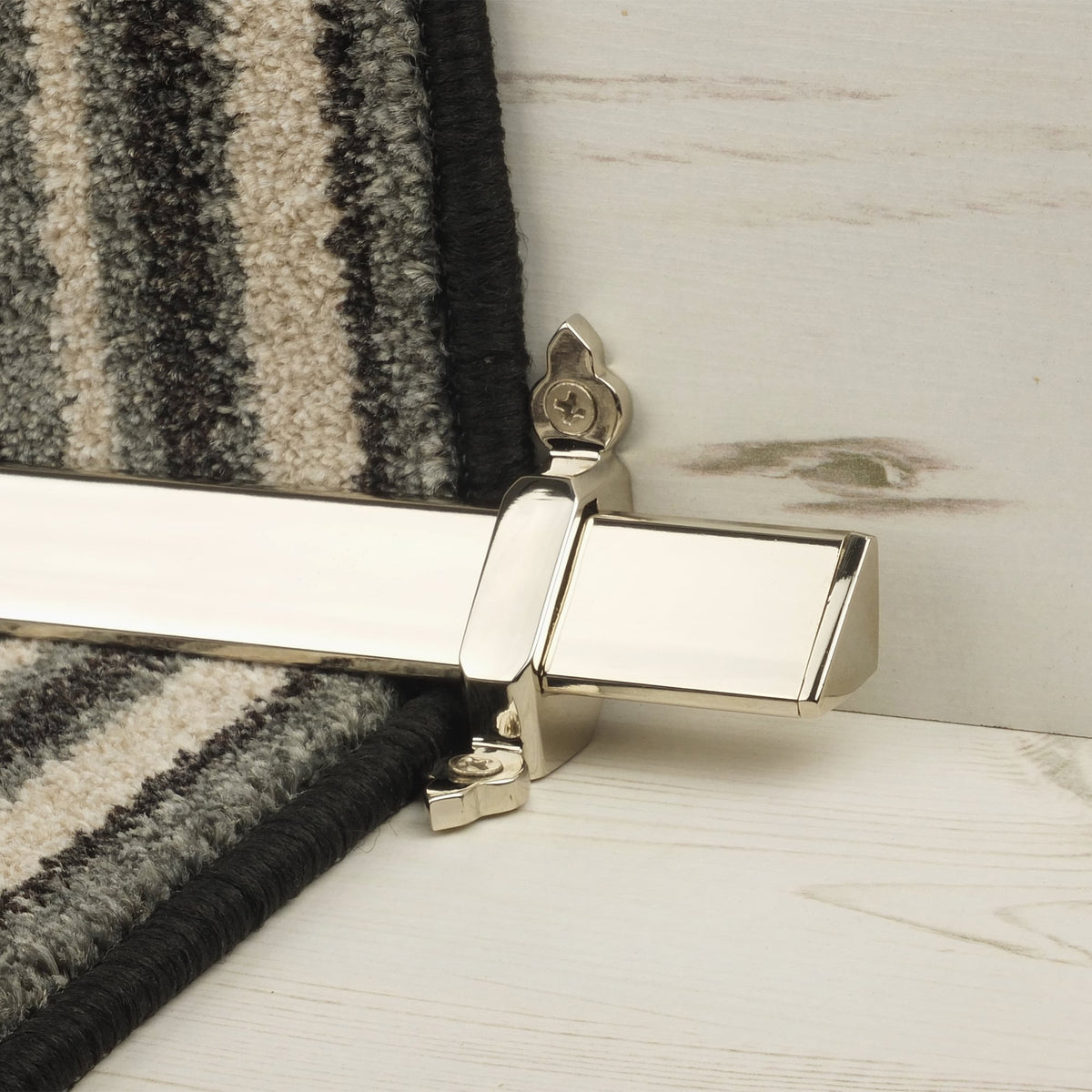 Royal Polished Nickel Vue Stair Rod