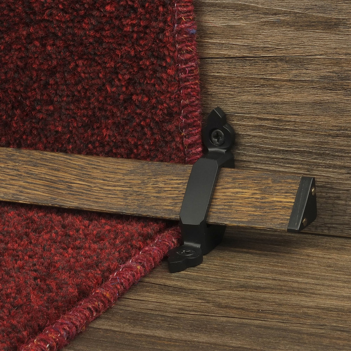 Tudor Black Dark Wood Stair Rod