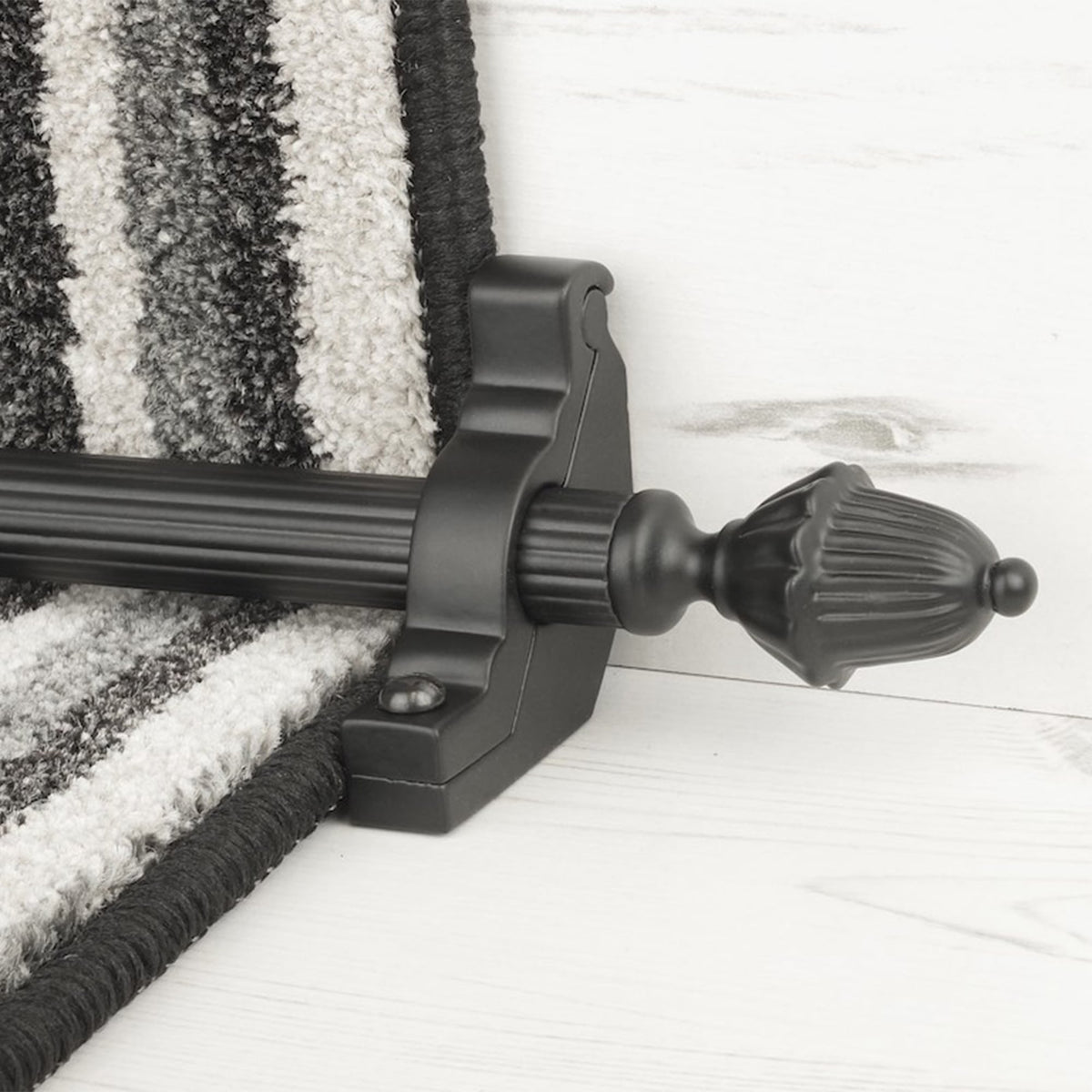 Eastern Promise Schwarz Dubai Reeded Treppenstangen