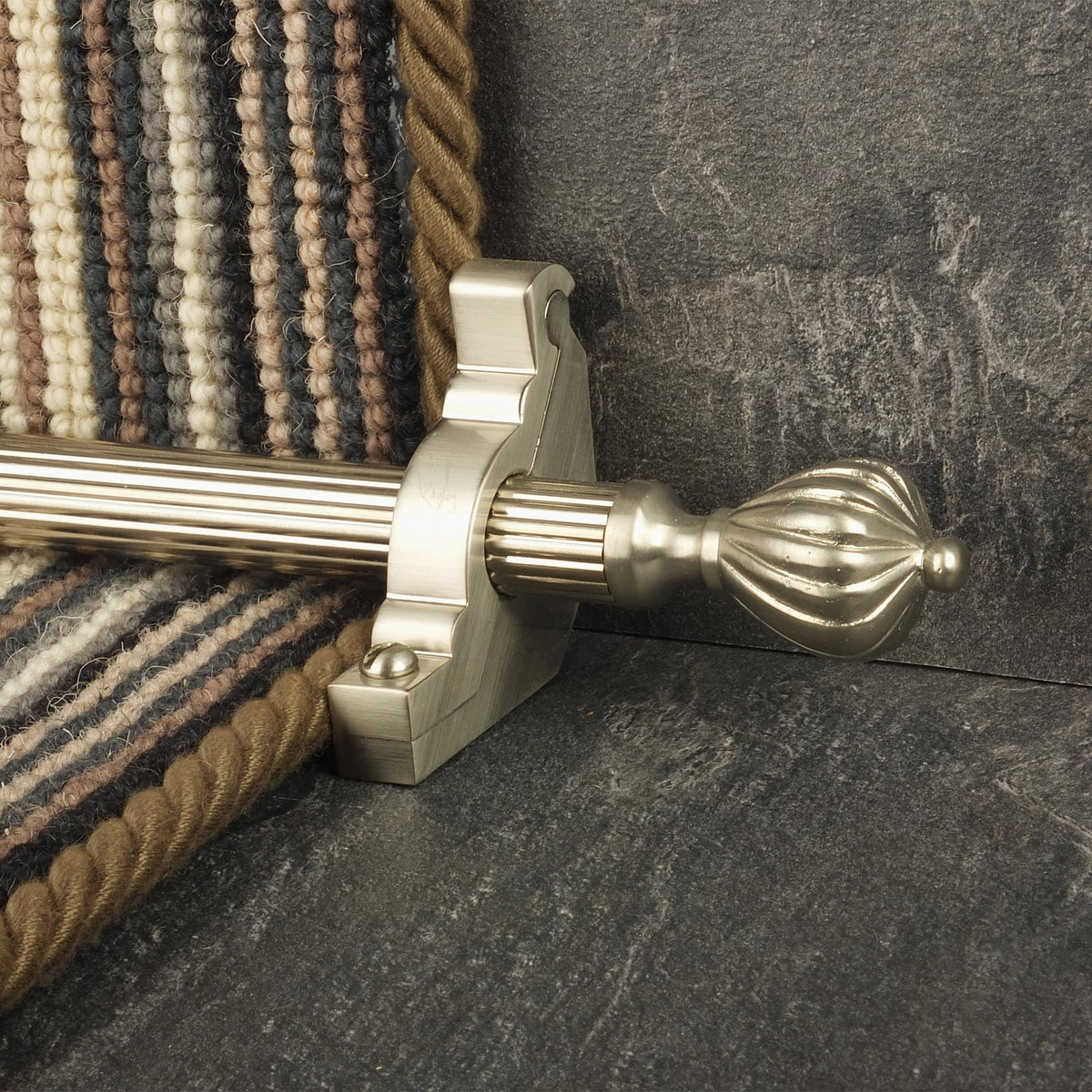 Eastern Promise Satin Nickel Cairo Reeded Tringles D'Escalier