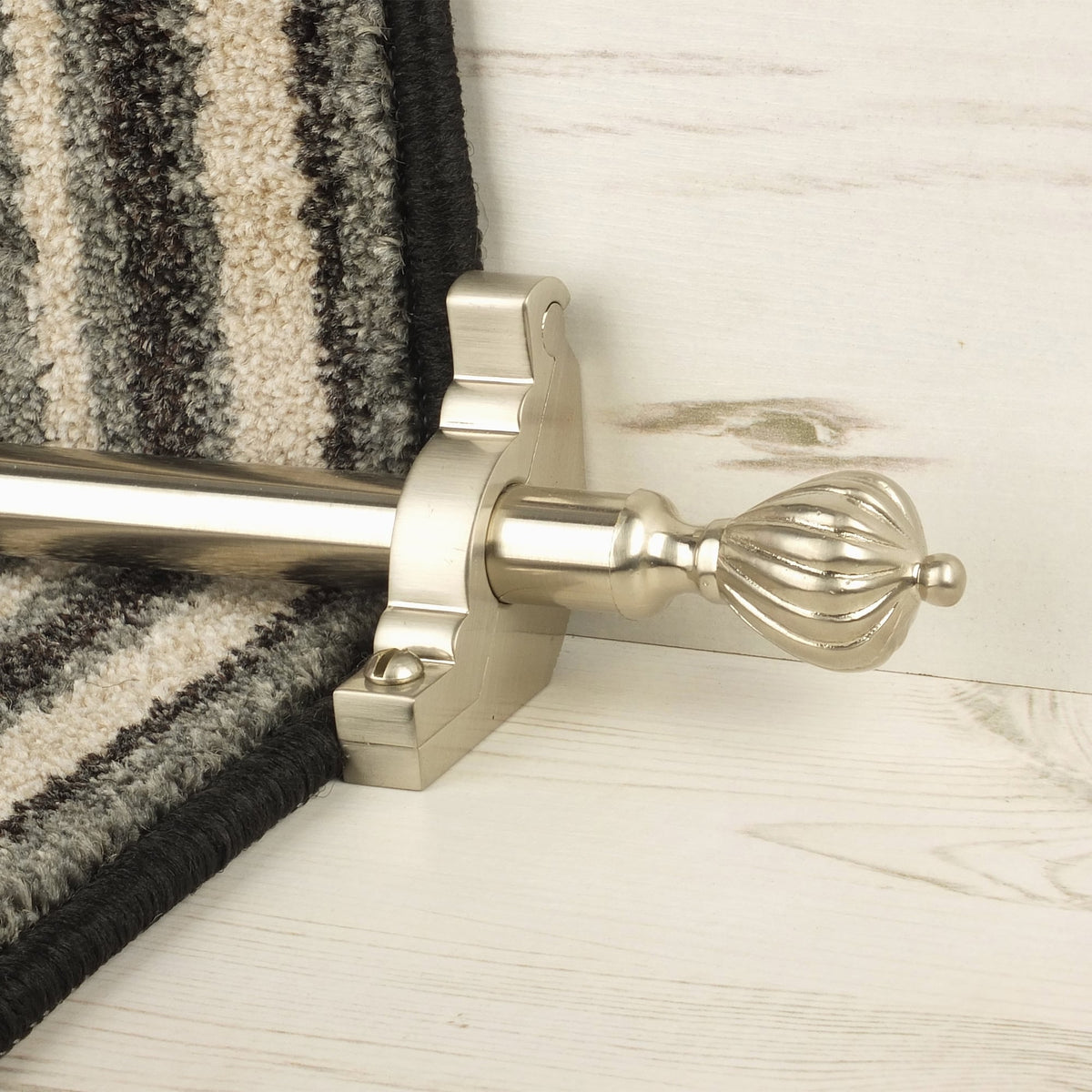 Eastern Promise Satin Nickel Cairo Plain Tringles D'Escalier