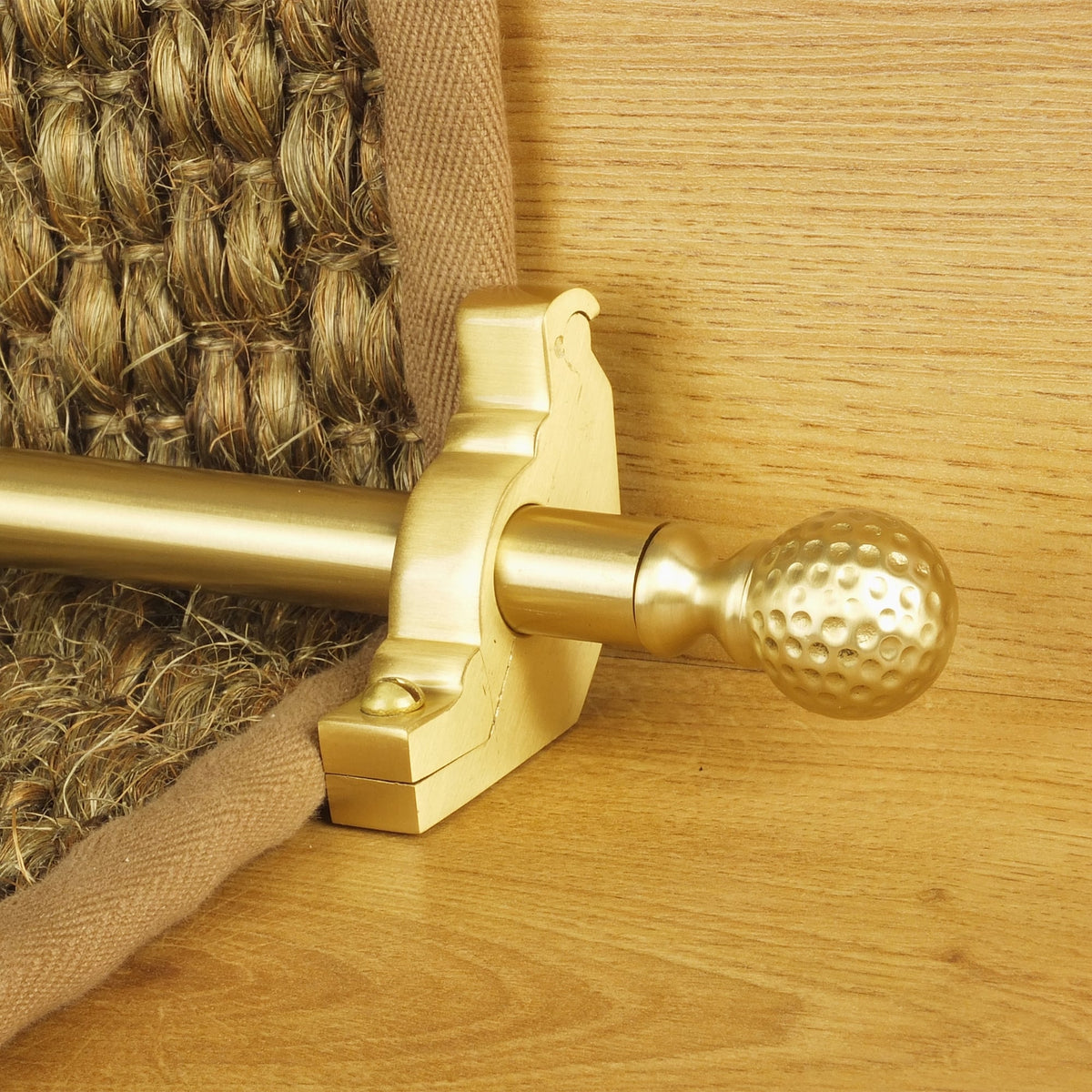 Eastern Promise Satin Brass Dune Plain Tringles D'Escalier