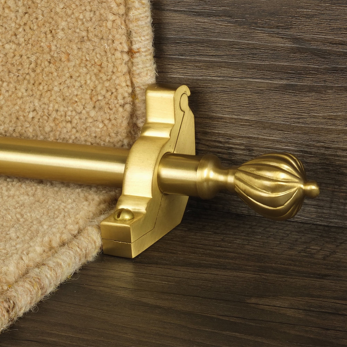 Eastern Promise Satin Brass Cairo Plain Tringles D'Escalier