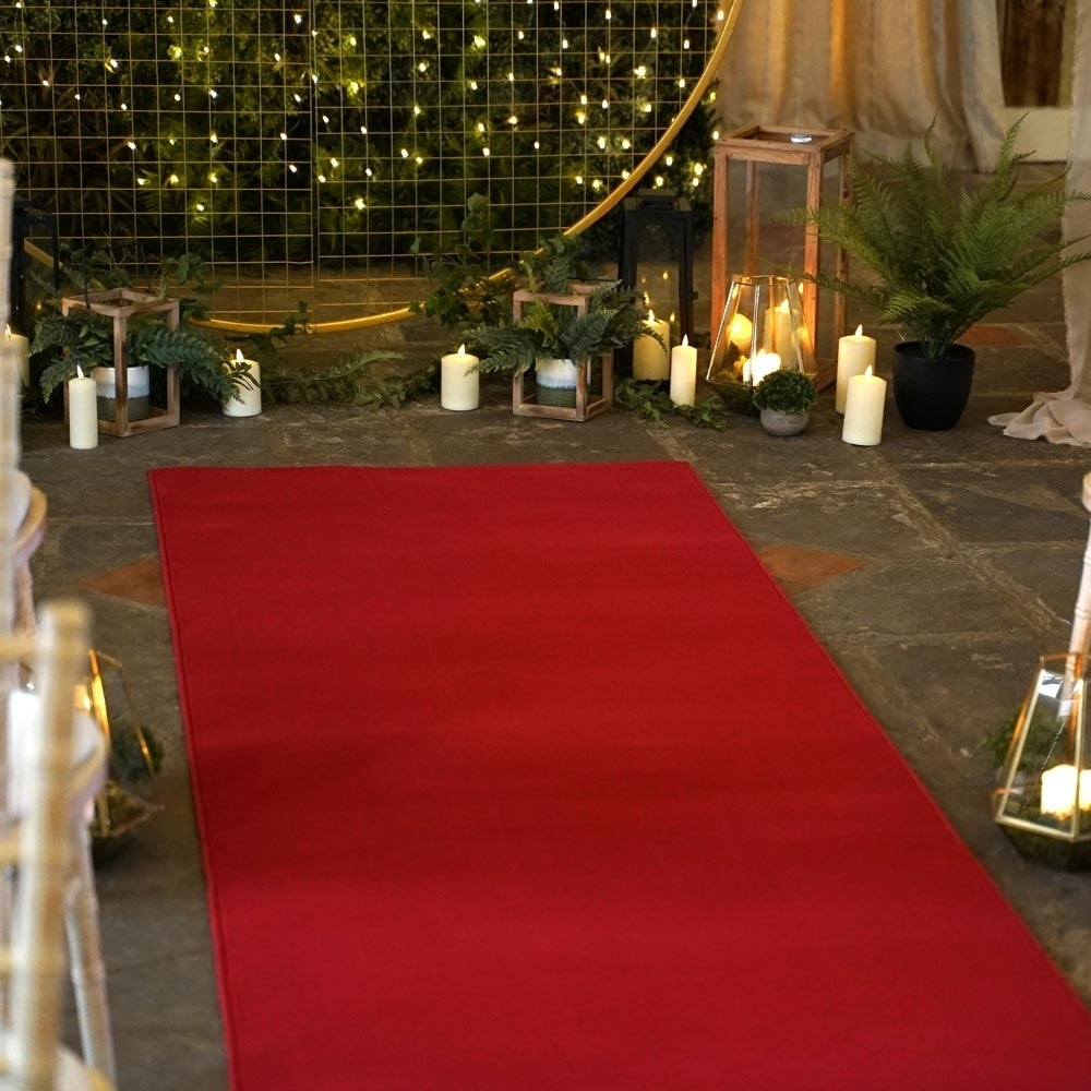 Schlichter roter Teppichläufer für die Hochzeit
