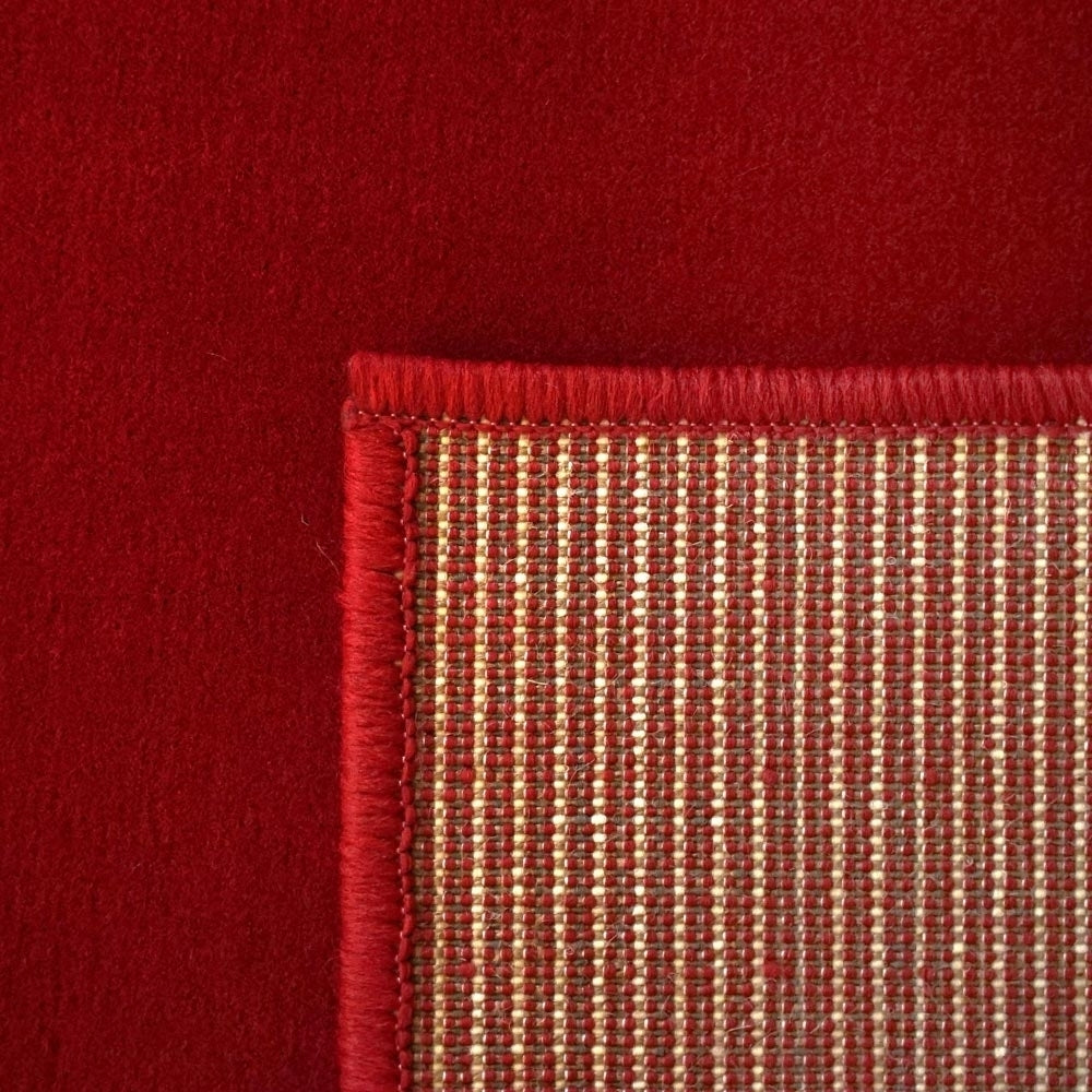 Schlichter roter Teppichläufer für die Hochzeit