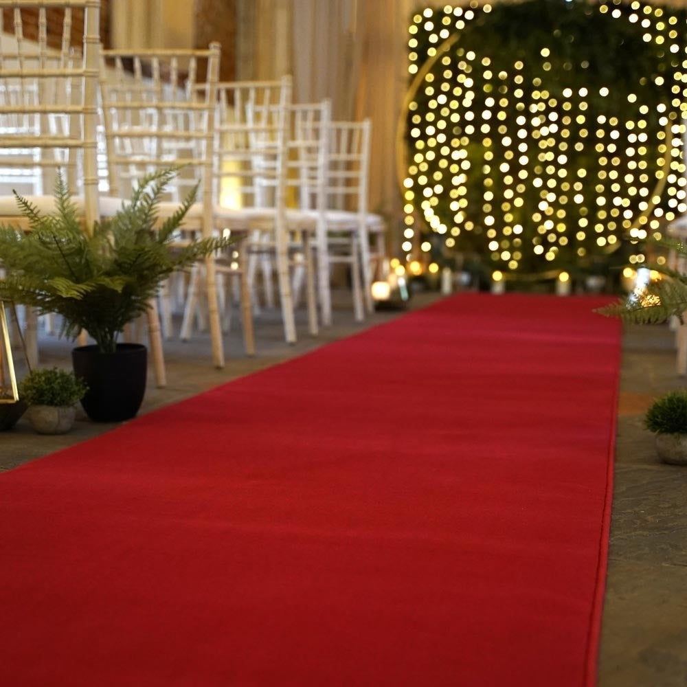 Schlichter roter Teppichläufer für die Hochzeit