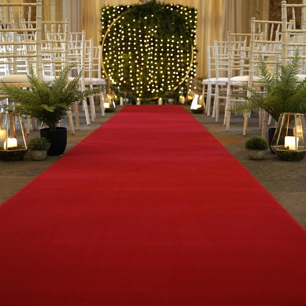 Schlichter roter Teppichläufer für die Hochzeit