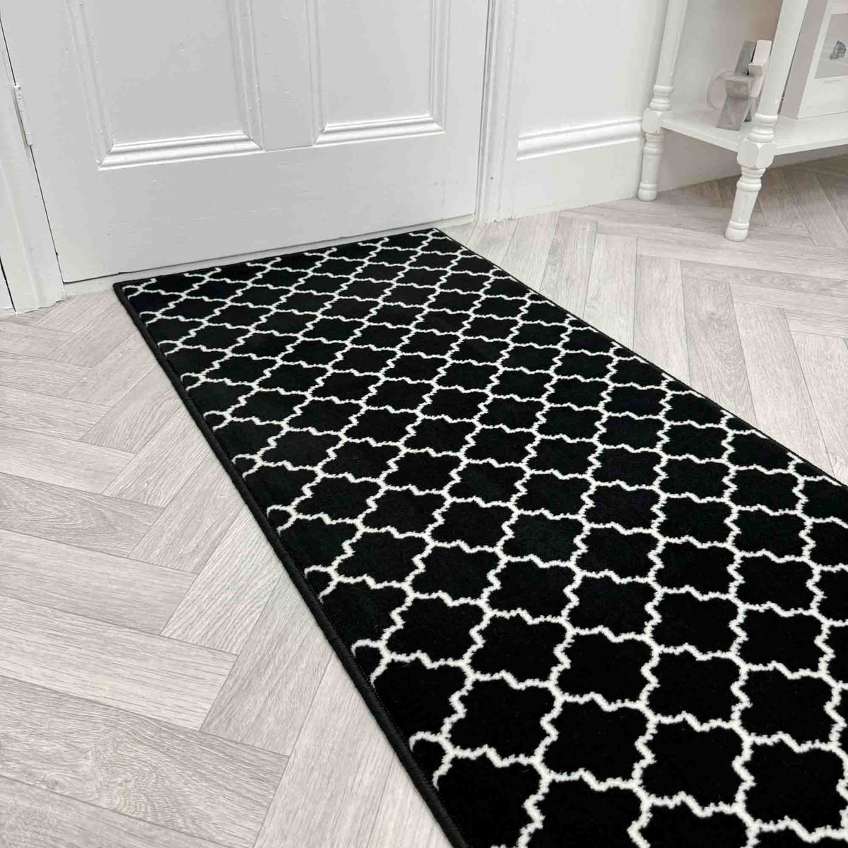 Avanti Black Hall Runner