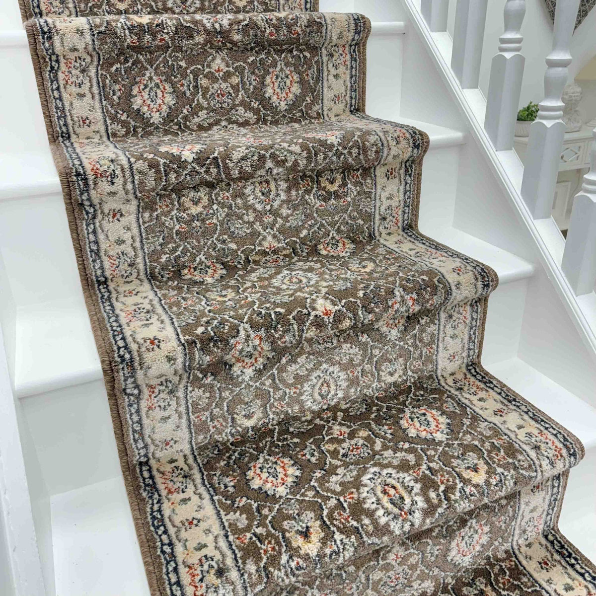 Montville Coraline Latte Alabaster Stair Runner