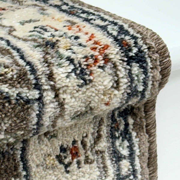 Montville Coraline Latte Alabaster Stair Runner