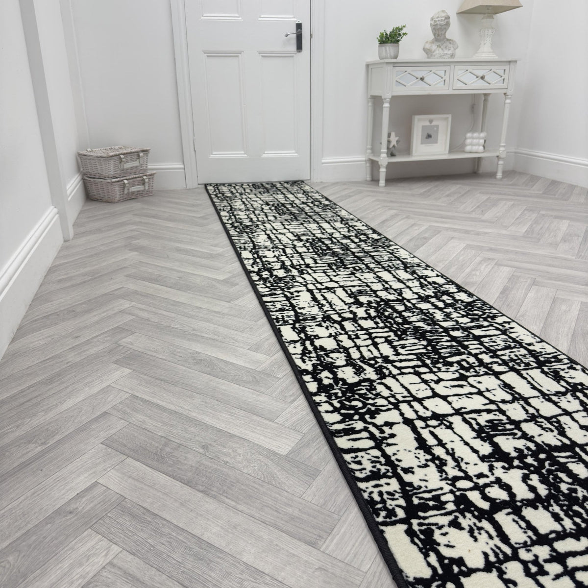 Gotham City Onyx Rug Runner
