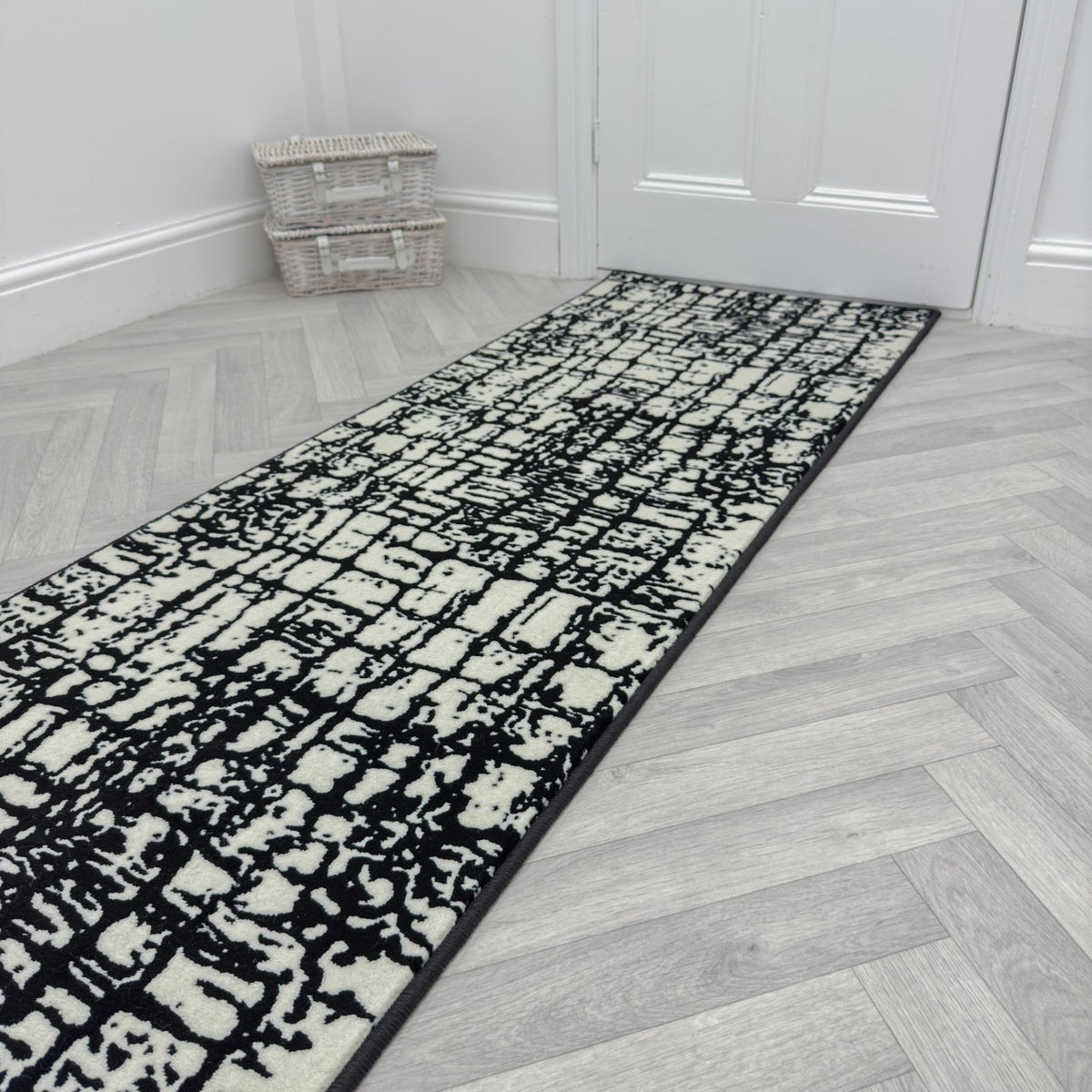 Gotham City Onyx Rug Runner