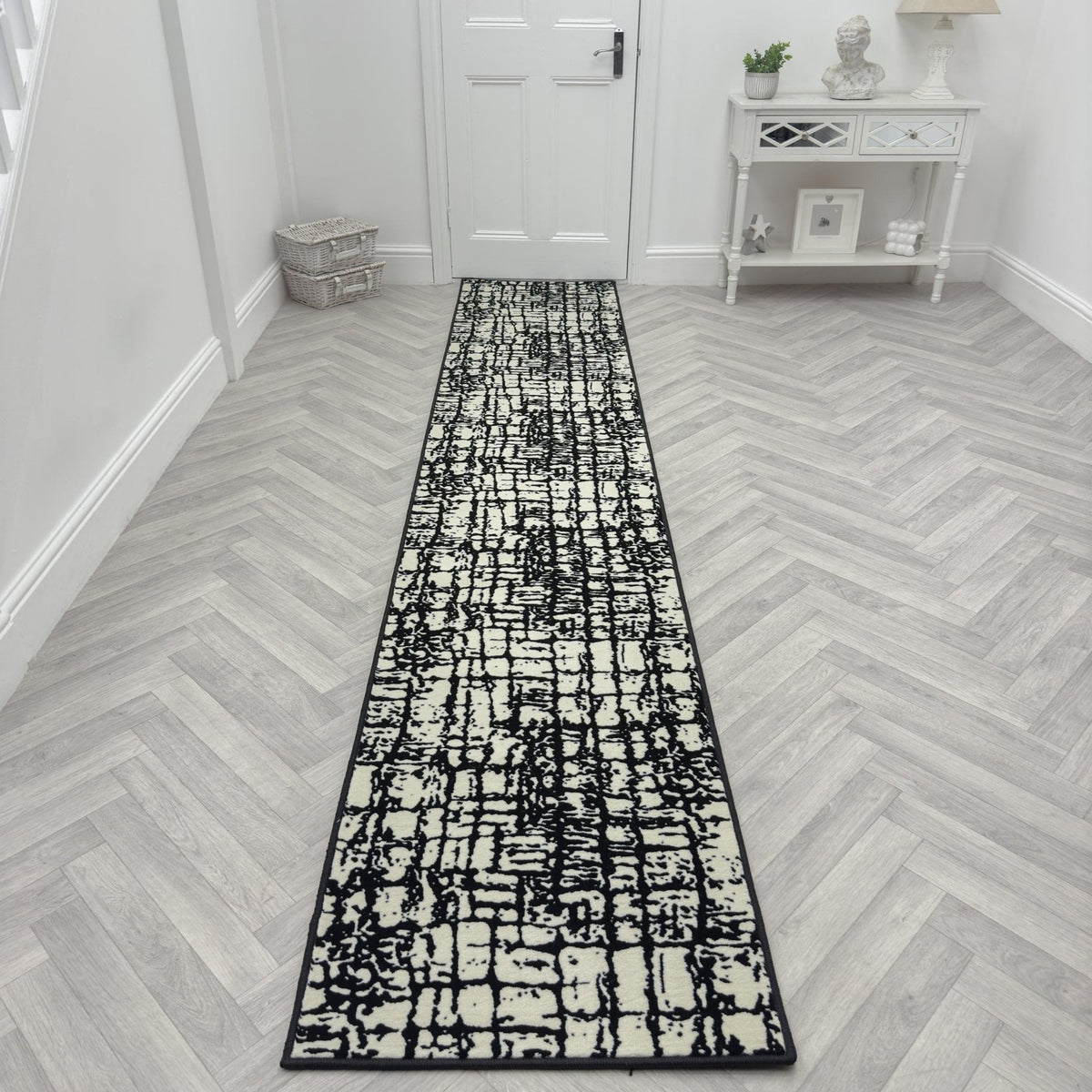 Gotham City Onyx Rug Runner