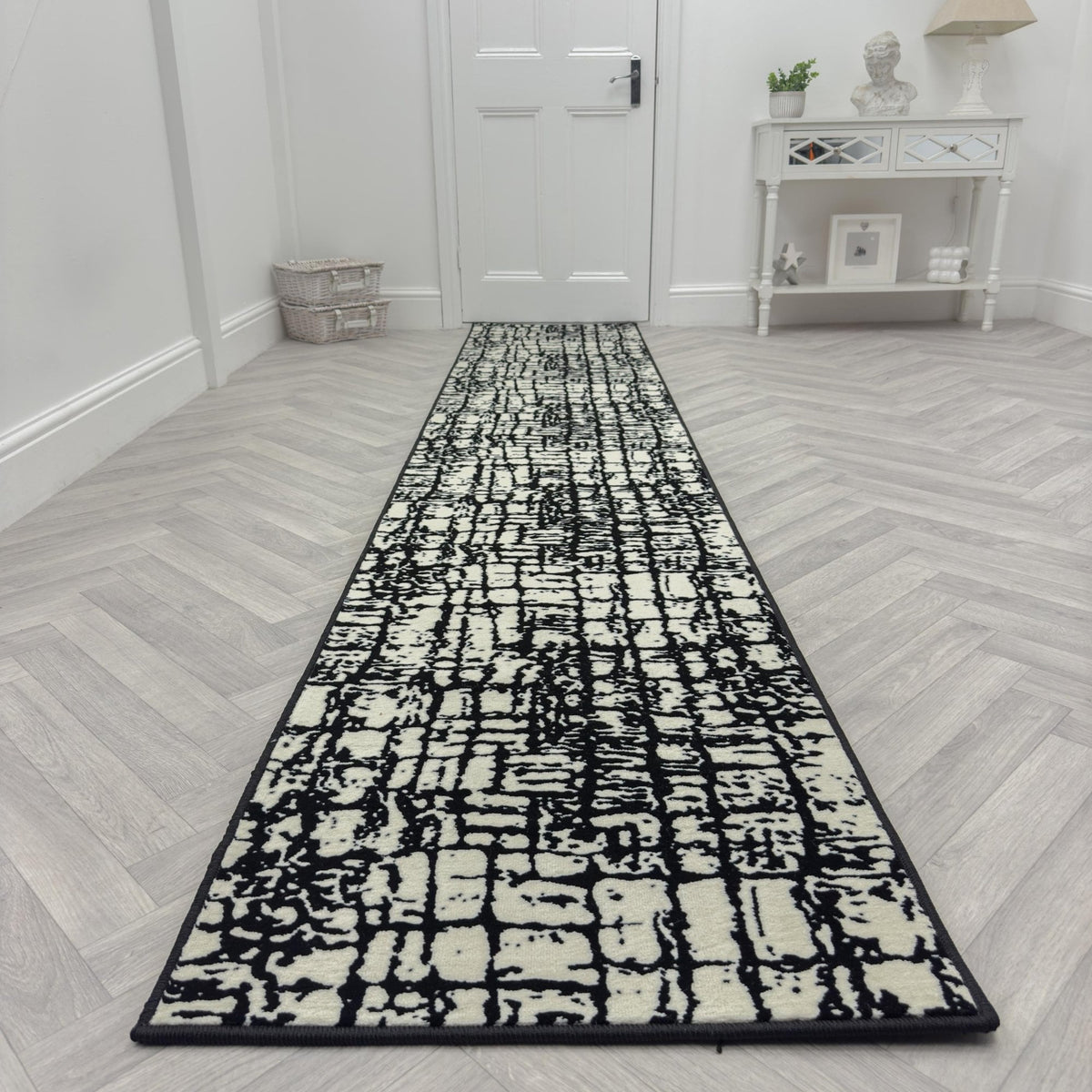 Gotham City Onyx Rug Runner