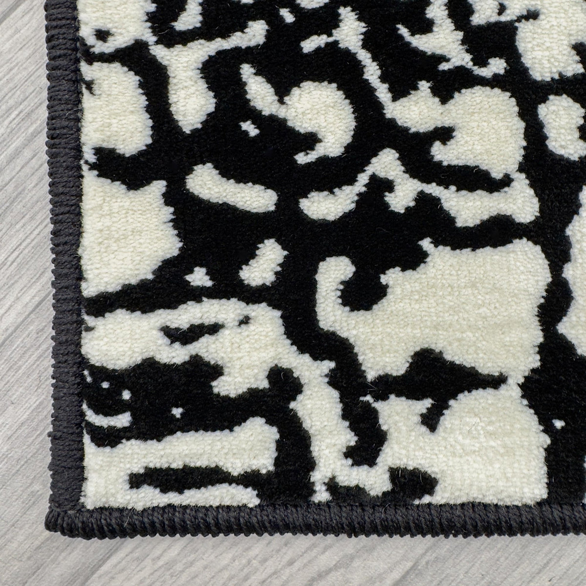 Gotham City Onyx Rug Runner