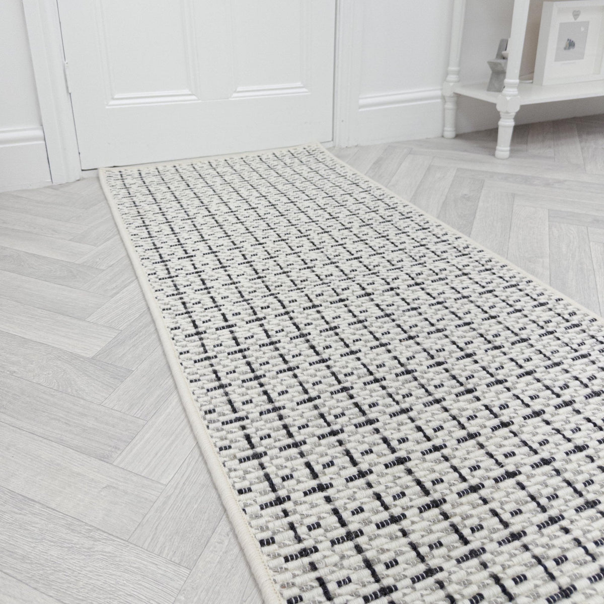 Madin Domino Rug Runner