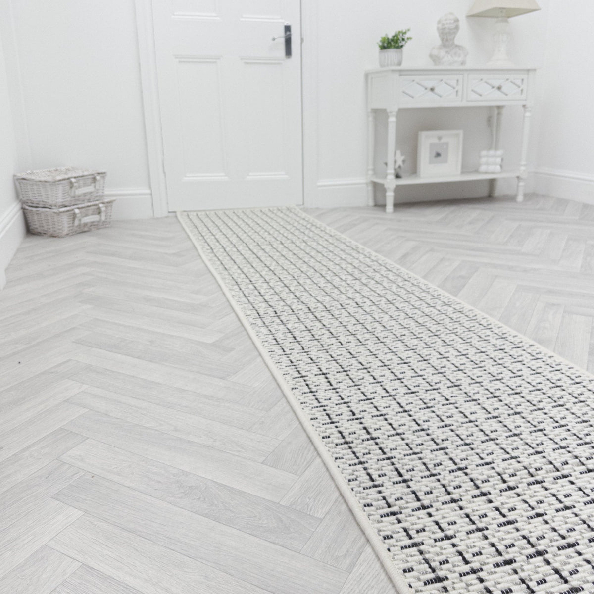 Madin Domino Rug Runner