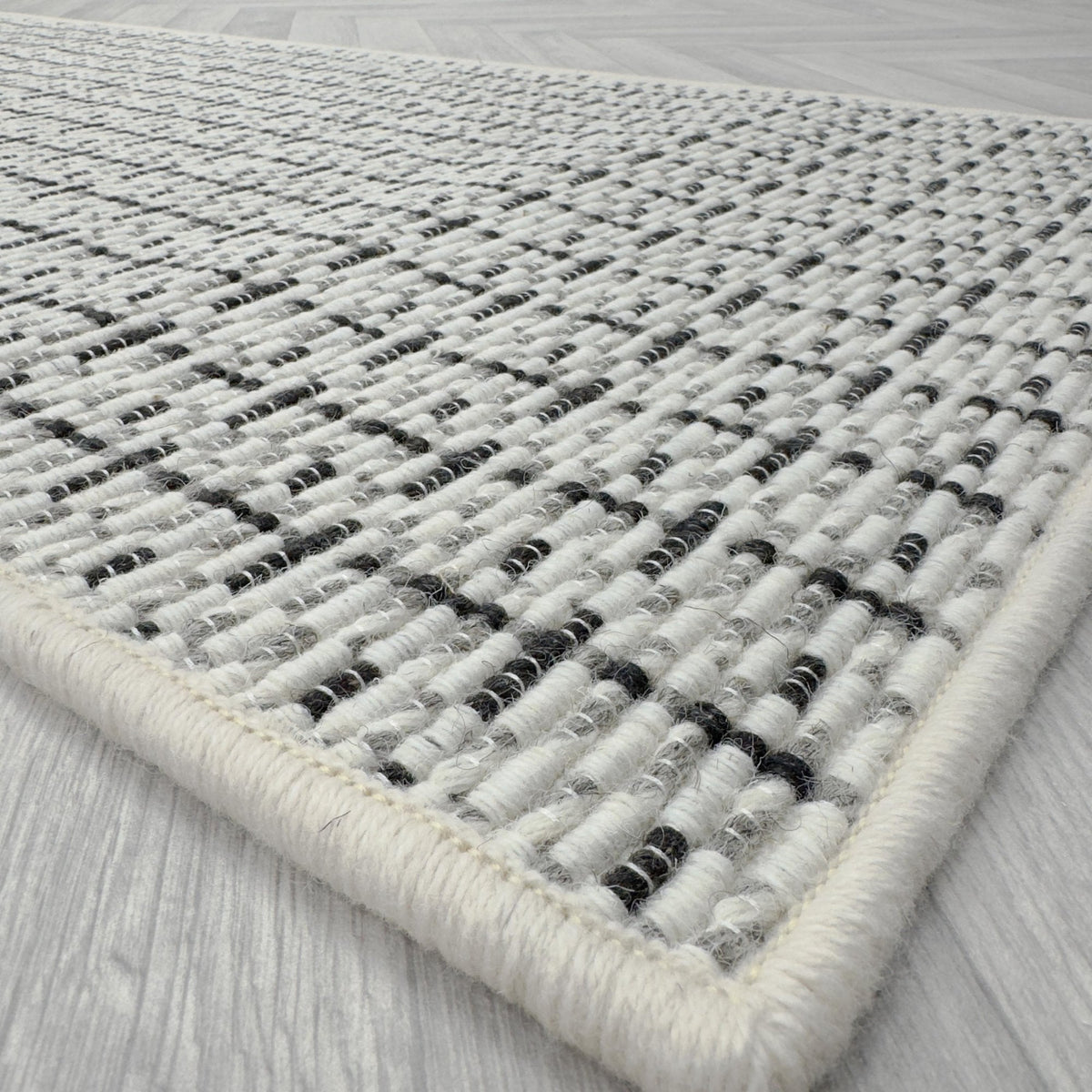 Madin Domino Rug Runner