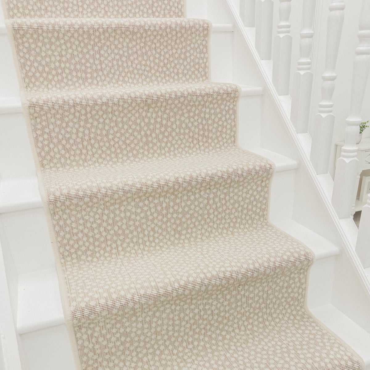 Maddox Cheetah Sand Stair Runner