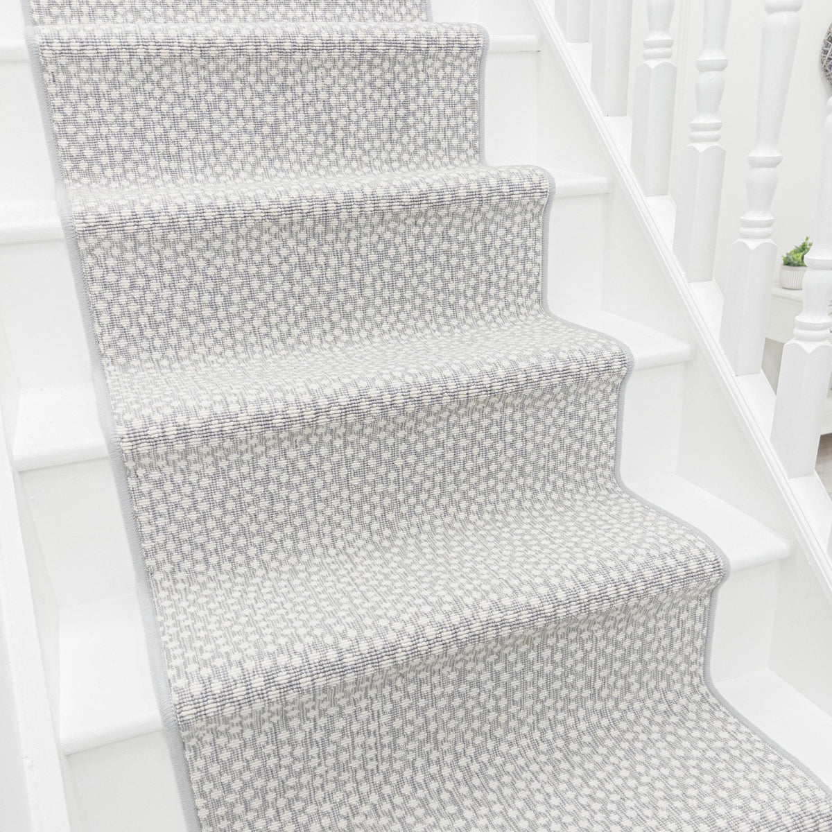 Maddox Cheetah Cloud Stair Runner