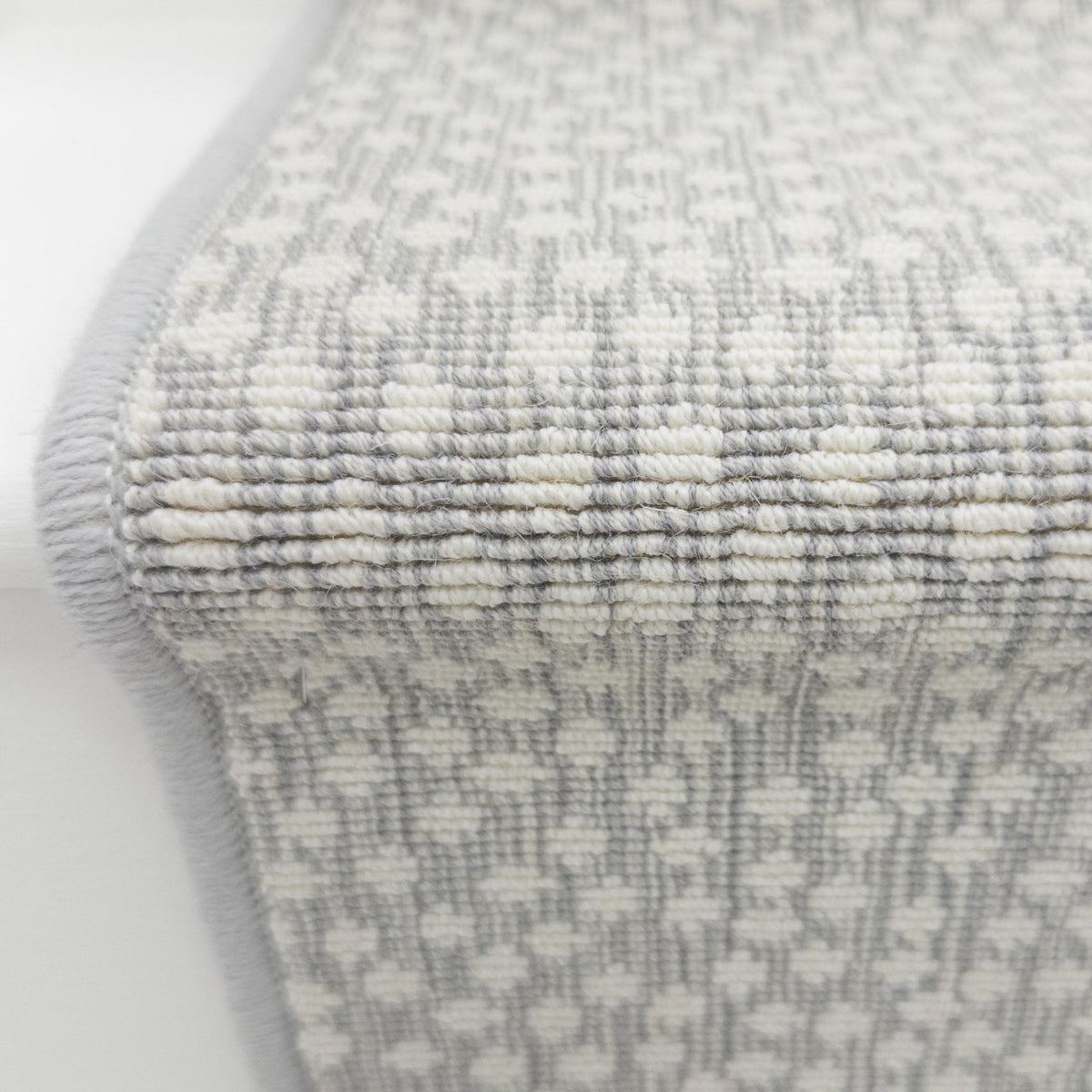 Maddox Cheetah Cloud Stair Runner
