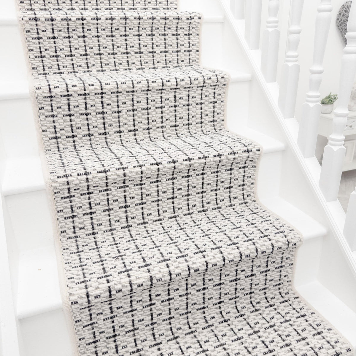 Madin Domino Stair Runner
