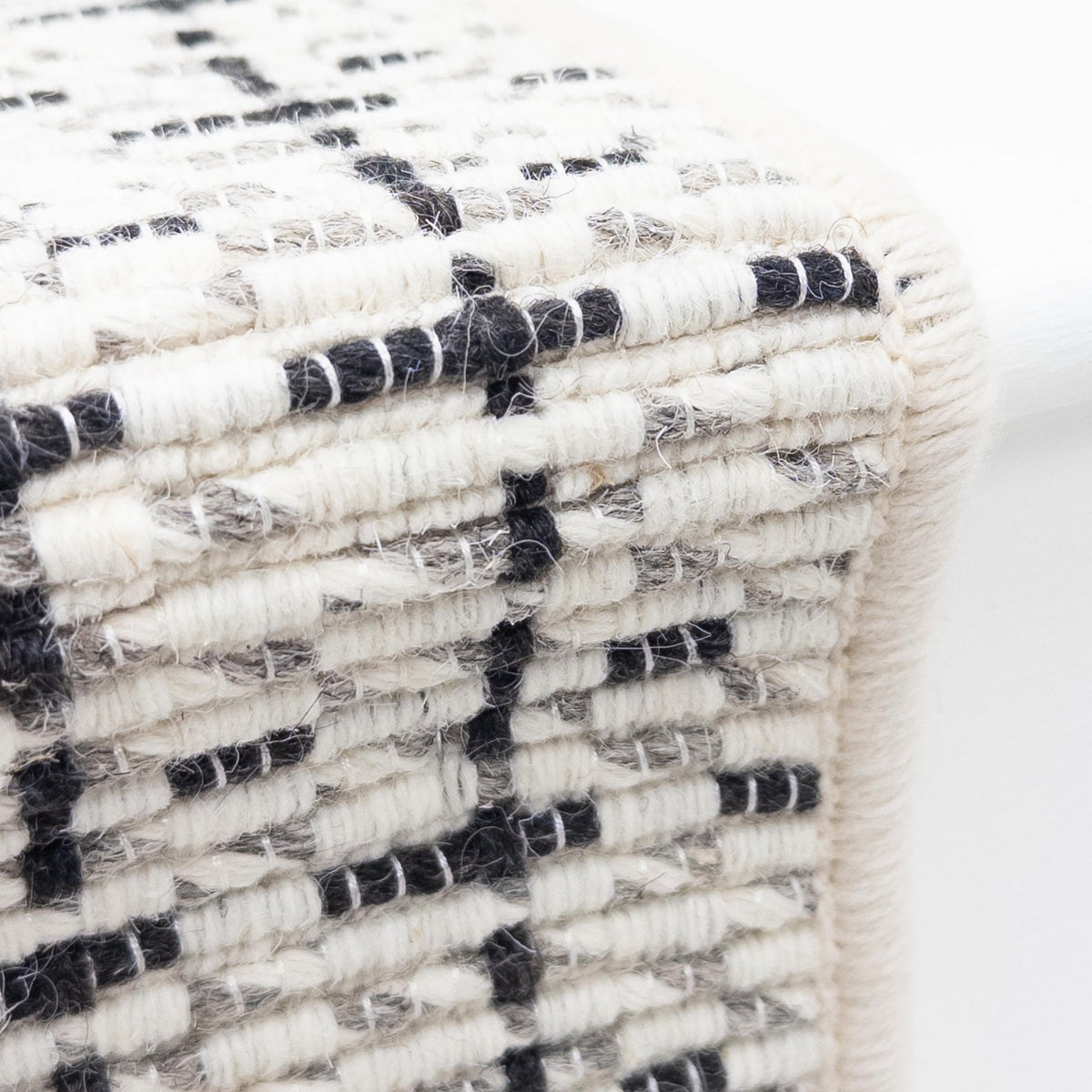 Madin Domino Stair Runner