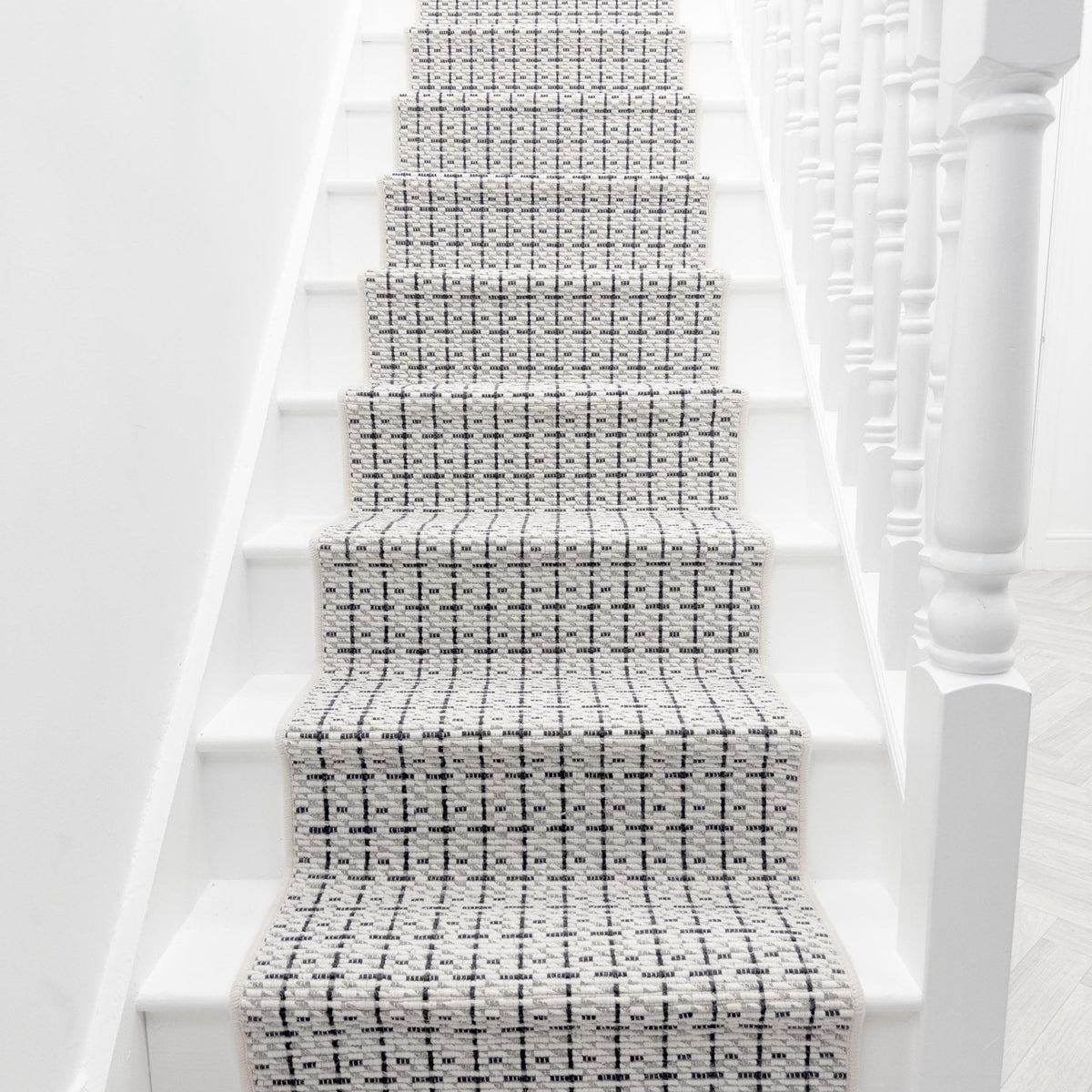 Madin Domino Stair Runner