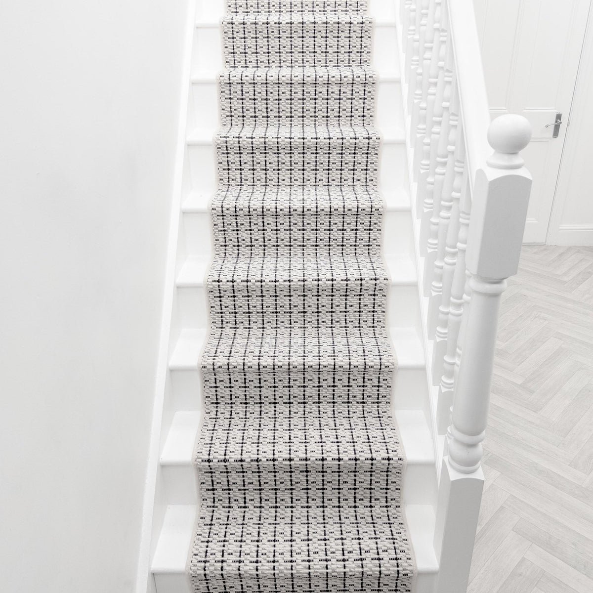Madin Domino Stair Runner