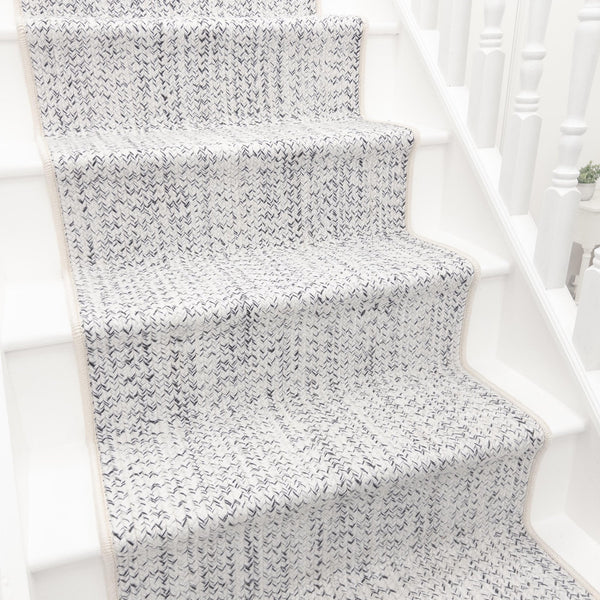 Soliman Bay Onyx Stair Runner