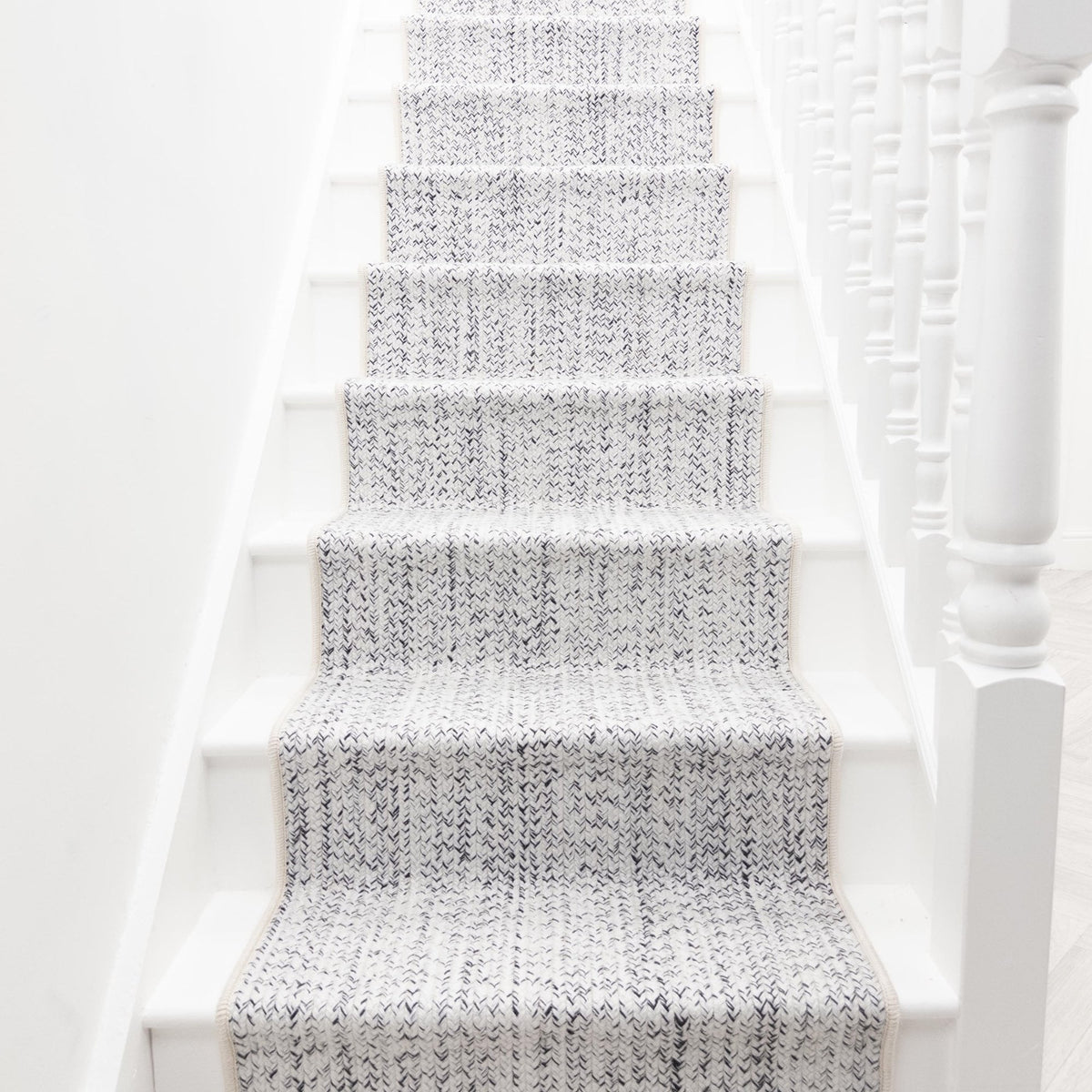 Soliman Bay Onyx Stair Runner