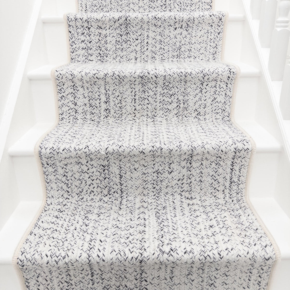 Soliman Bay Onyx Stair Runner