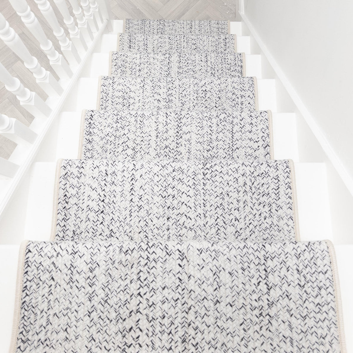 Soliman Bay Onyx Stair Runner