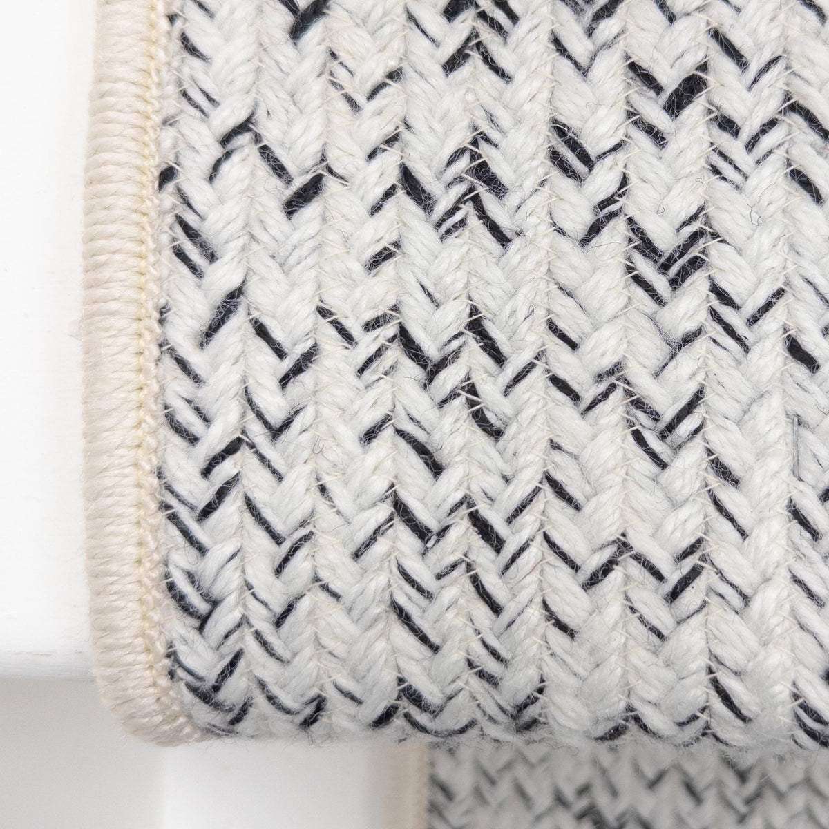 Soliman Bay Onyx Stair Runner