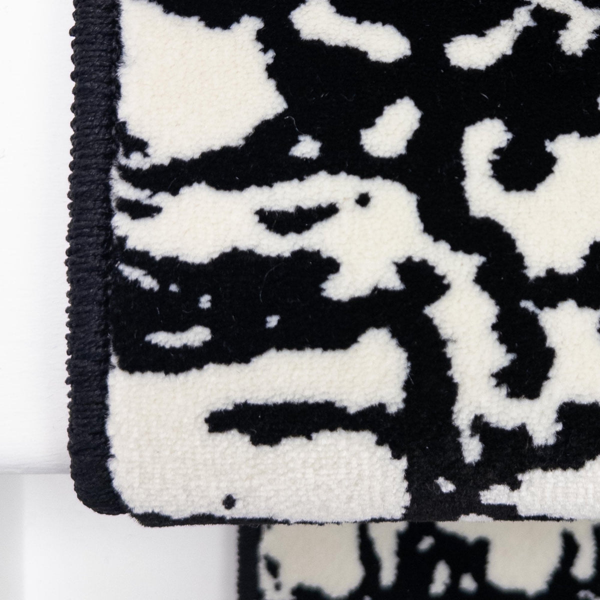Gotham City Onyx Stair Runner