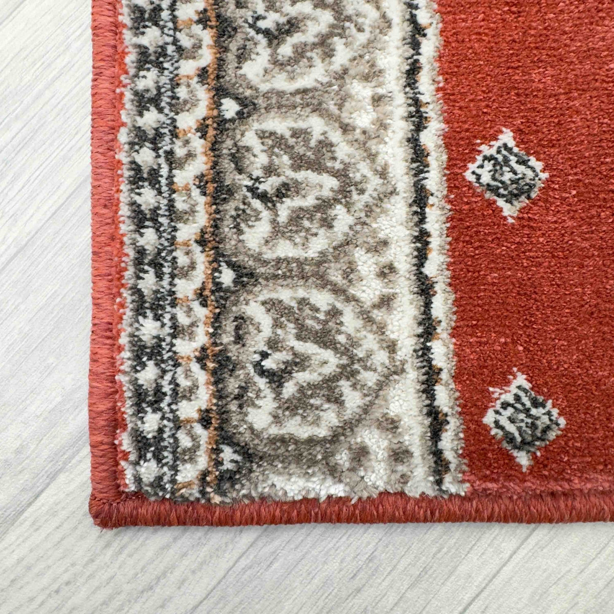 Fleur de Lis Cinnabar/Navajo White Sample