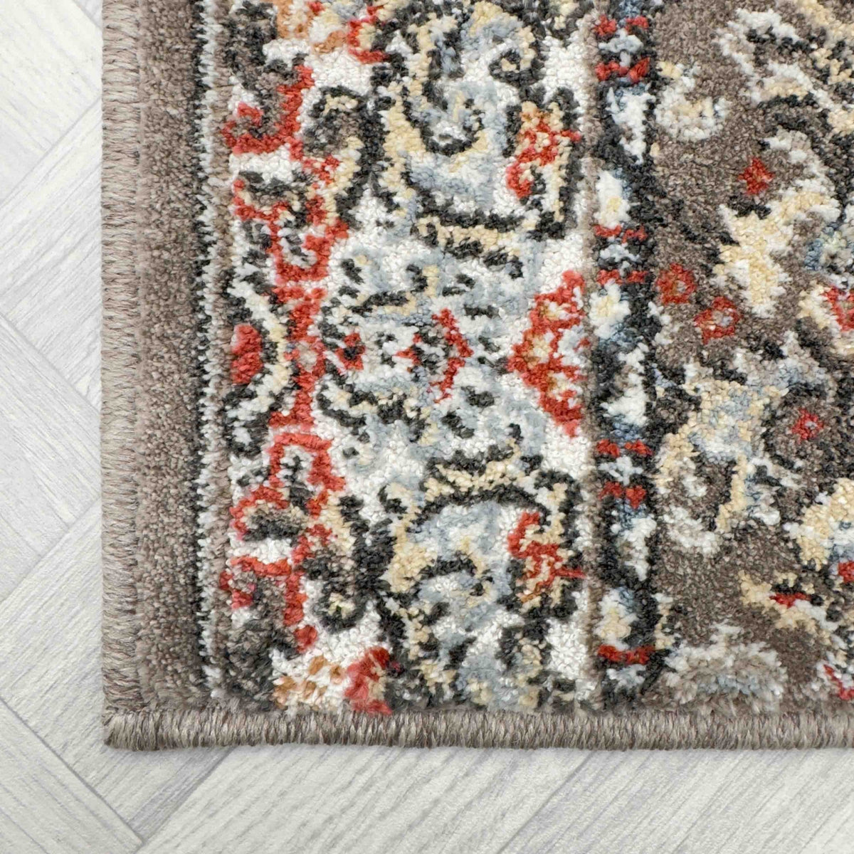 Elegante Ivy Tan/Navajo White Sample
