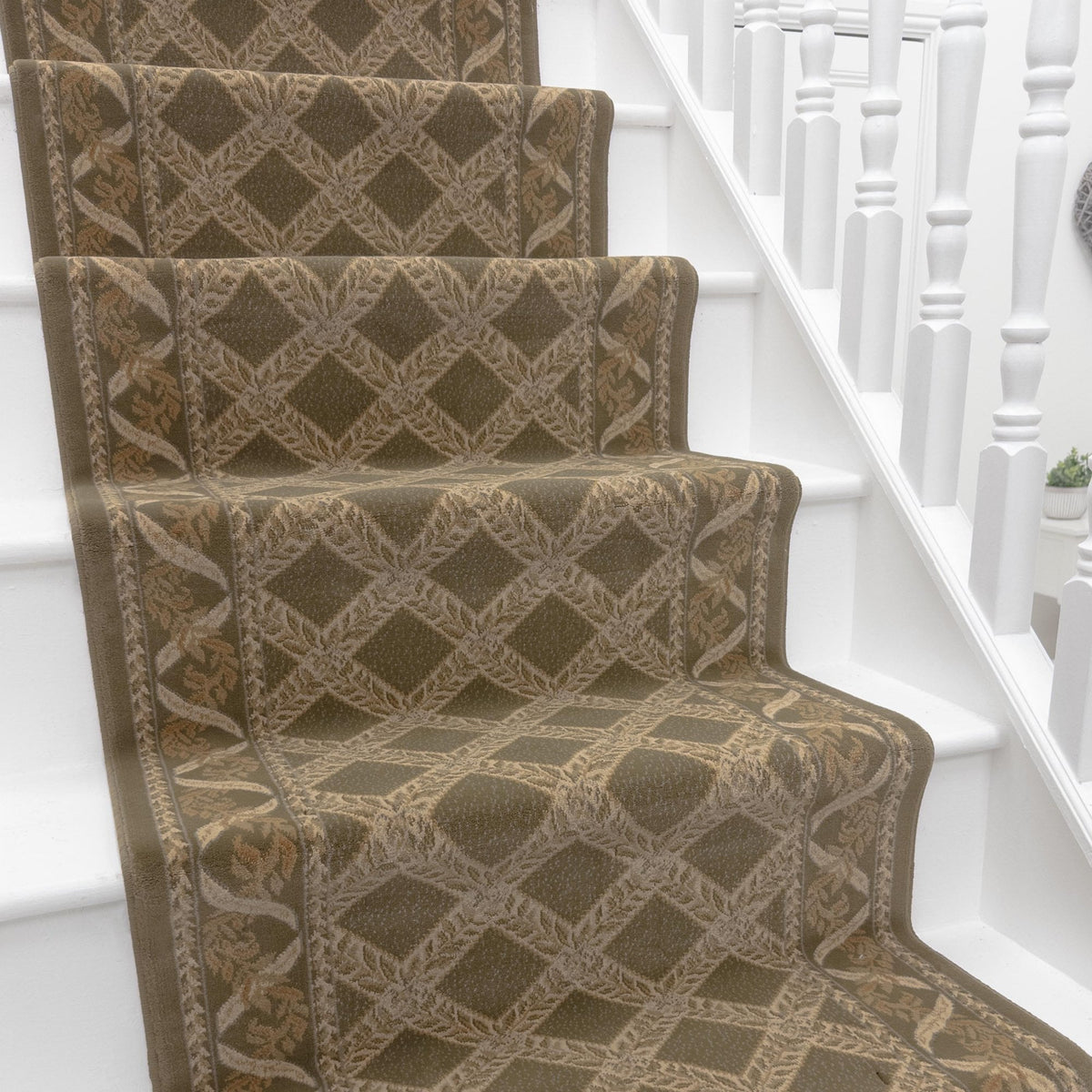 Garden Trellis Summer Moss Stair Runner