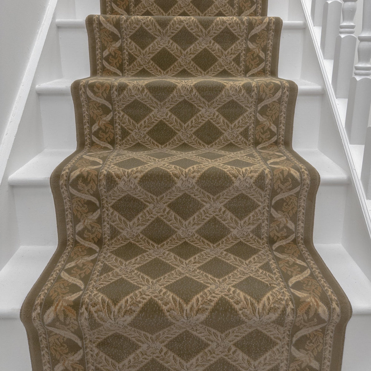 Garden Trellis Summer Moss Stair Runner