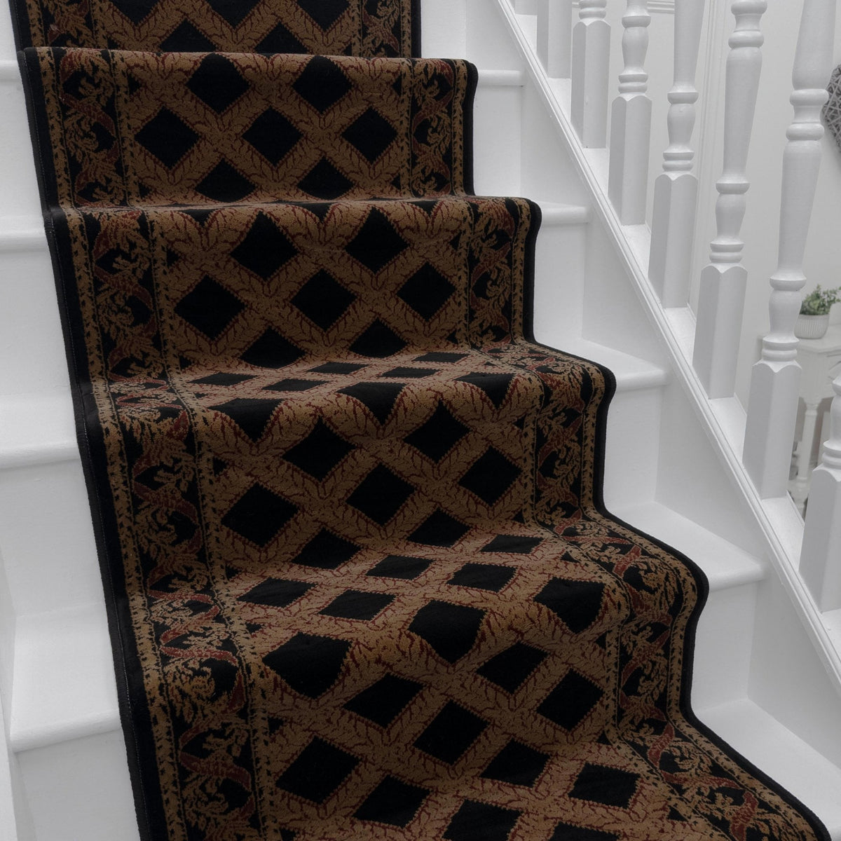 Garden Trellis Black Rose Stair Runner