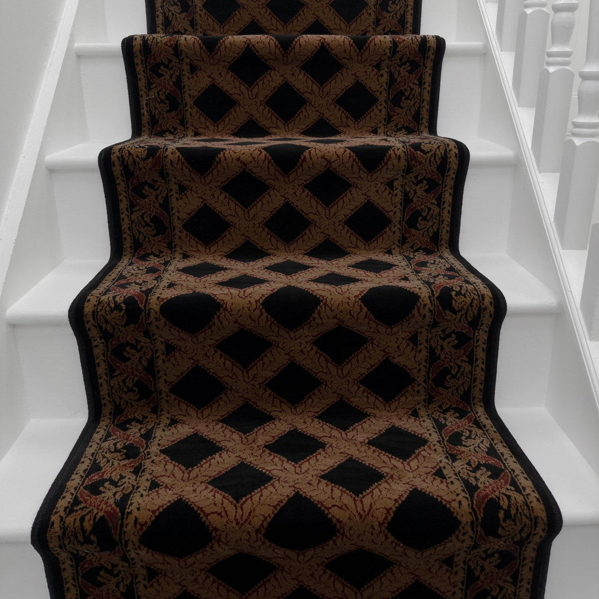 Garden Trellis Black Rose Stair Runner